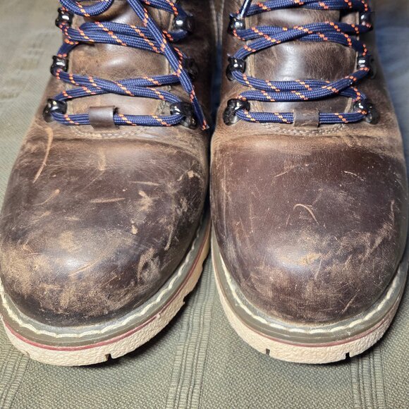 ROYAL CANADIAN Winter Workboot "Cambridge" Runs Large - Picture 6 of 10